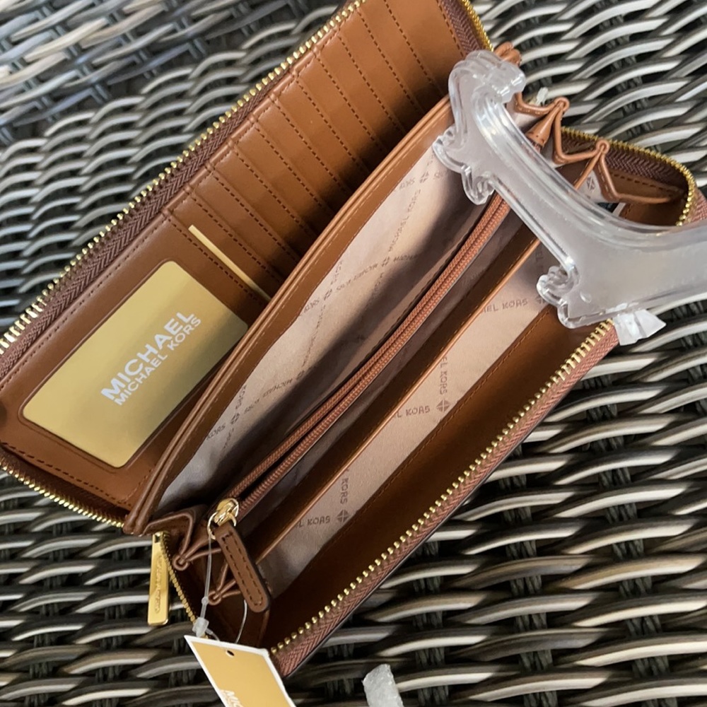 Michael Kors Jet Set Travel Large Travel CONTINENTAL Wristlet-Wallet - Picture 16 of 16